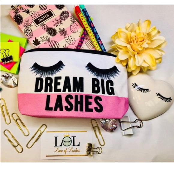 Big Dream Lashes Makeup bag - Picture 1 of 3